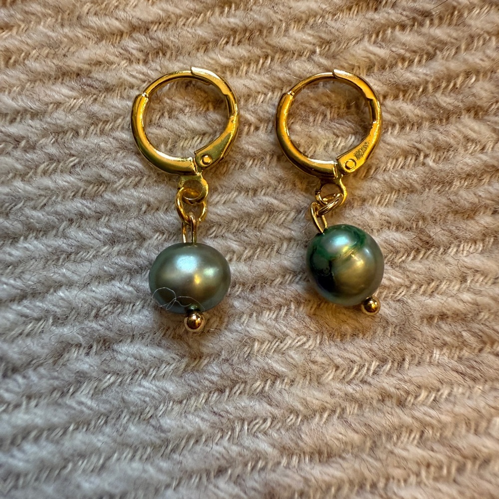 gold & green pearl huggies